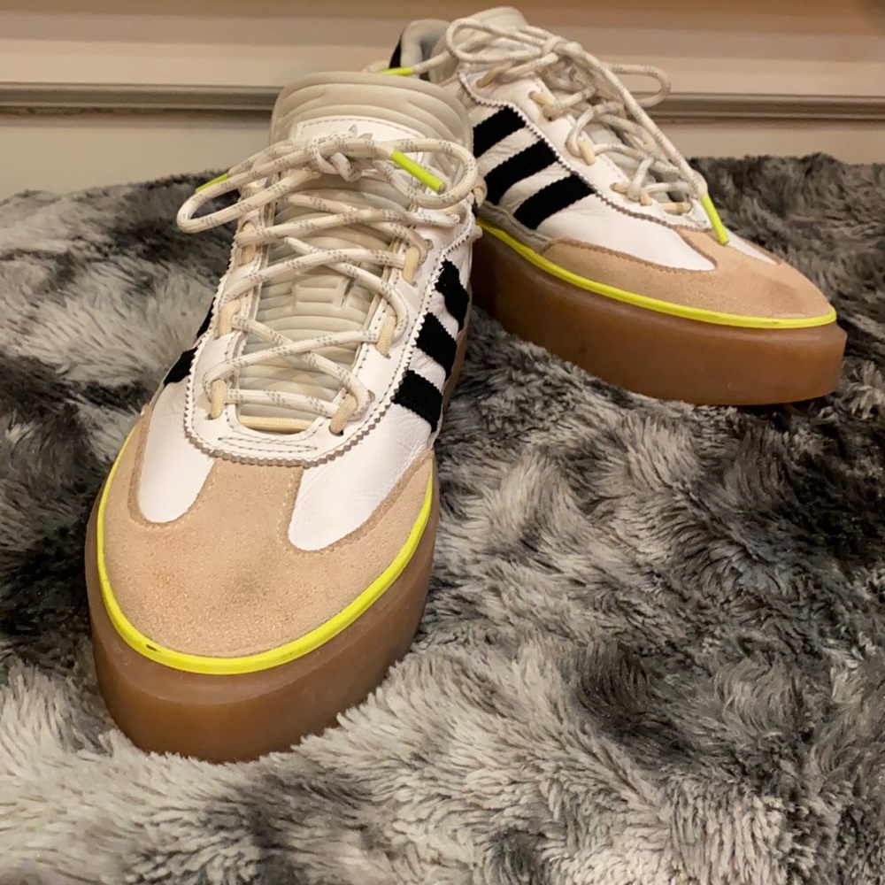 Beyoncé sneakers!!! 🎉🎉